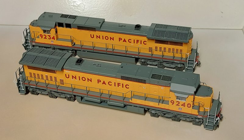 Union Pacific Dash 8s