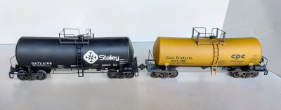Walthers Funnel Flow Tanks