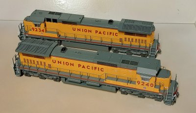 Union Pacific Dash 8s