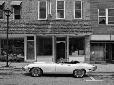 Classic White Jaguar - Mineral Point, Wisconsin