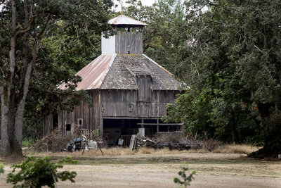 An old barn on the Marshal Island road.