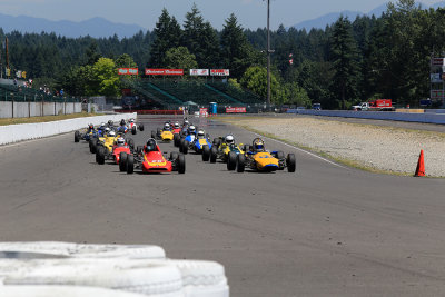  Formula Fords at turn 10 just before the start line.