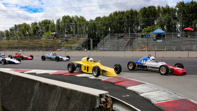 Formula Fords at turn 1