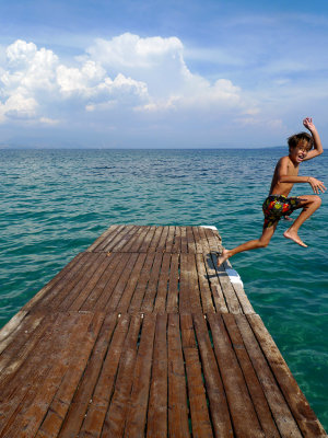 Scrat is jumping