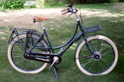Azor Omafiets, 8 speed IGH with roller brakes, 48 lbs