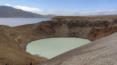 Viti crater