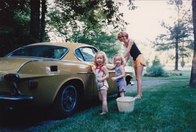 1971 Volvo 1800 - Casey, Carmen and Angela