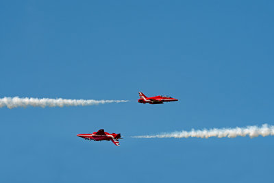 Red Arrows: Opposing Solos