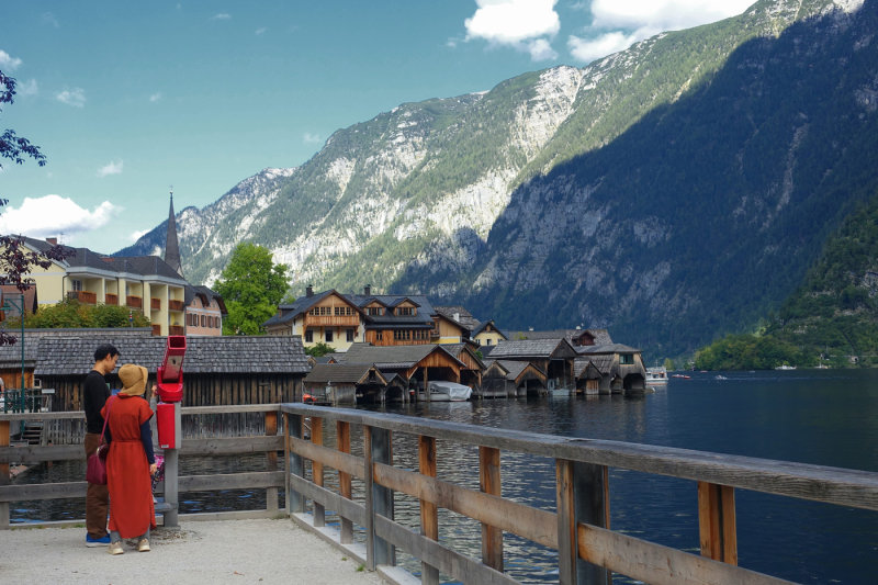 Hallstatt Tourists