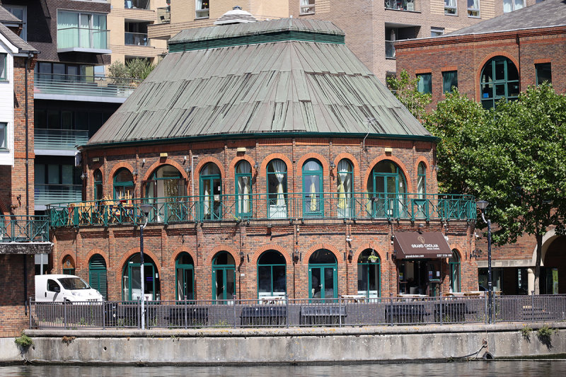 RF069760.JPG