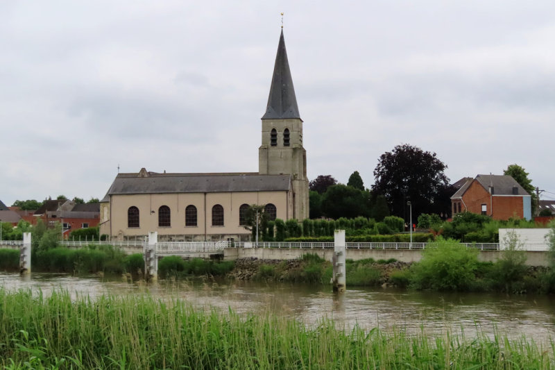 along the river Schelde