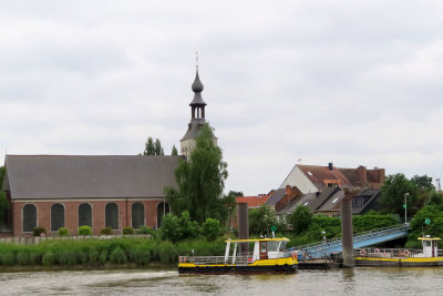along the river Schelde