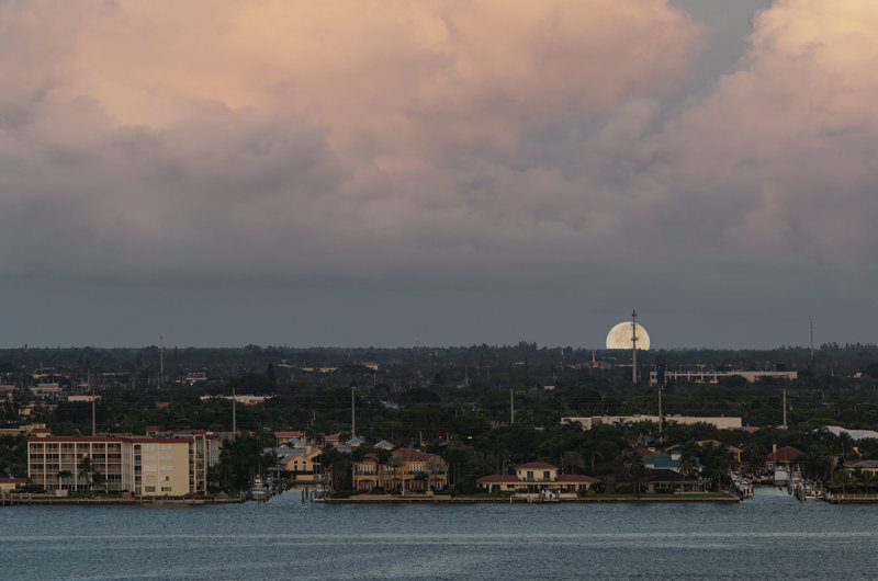 Singer Island Moonset 1