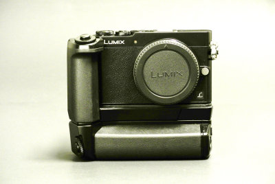 Panasonic GM5 + grip.jpg