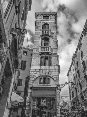 20191004_0063_bw copy.jpg
