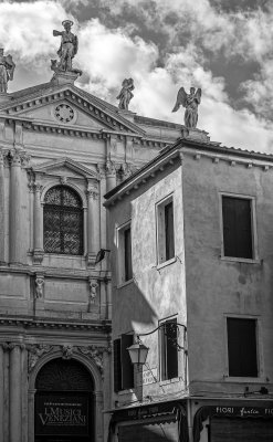 20191004_0212_bw copy.jpg