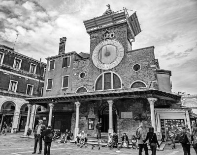 20191004_1593_bw copy.jpg
