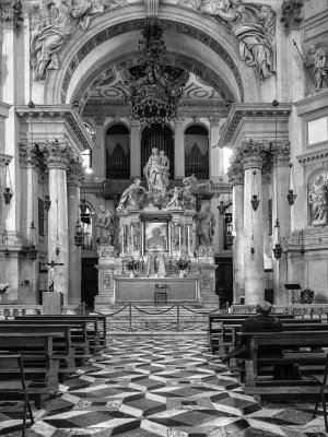 20191005_9185_bw copy.jpg