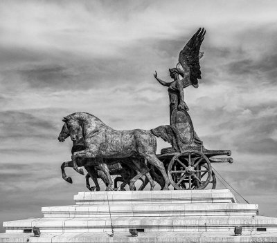 20191013_9308_bw copy.jpg