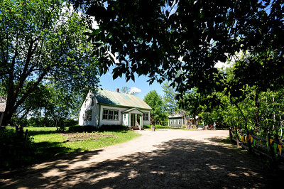 Promenade au village qubcois dantan  Drummondville