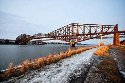 Bien rouill ce pont de Qubec