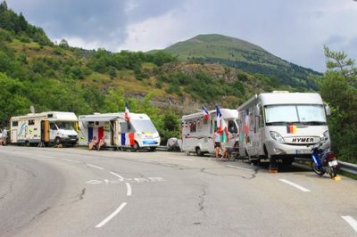 2018077754 Camper Vans Alpe dHuez.jpg