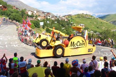 2018078124 Caravan Alpe dHuez.jpg