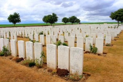 2018079272 Lonsdale WWI cemetary Somme.jpg