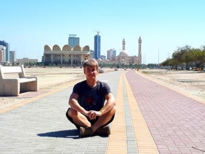 2019048487 Paul in Manama.jpg