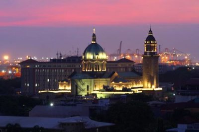 2019048683 Manila Cathedral dusk.jpg