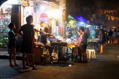 2019048695 Street stalls Manila.jpg
