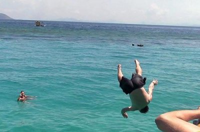 2019049100 Paul backflip 2.jpg