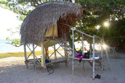 2019049136 Beach hut Linapacan Island.jpg
