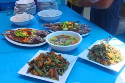 2019049278 Tao boat lunch.jpg