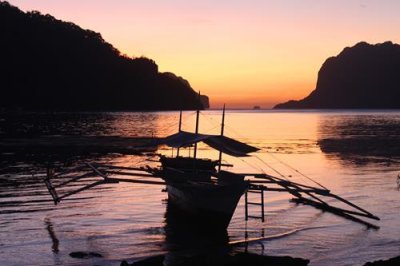 2019049582 Boat El Nido Sunset.jpg