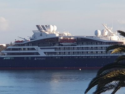 LaperouseCruiseShip_071244.jpg