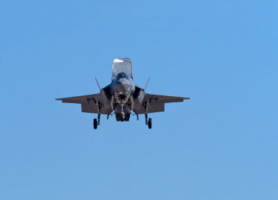09_2018_F35 Hovering with Massive Sound 0578.jpg