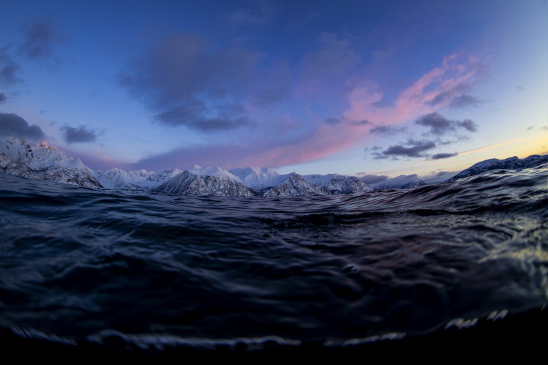 E05 Boaz Samorai Sunrise in a snow rimmed Fjord, Norway  זריחה בפיור
