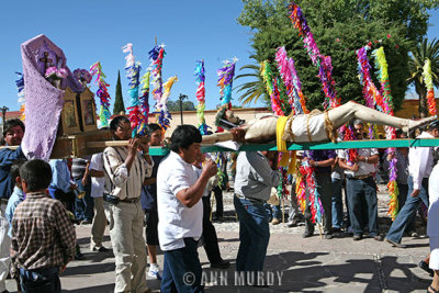 Procession of the 400 Cristos in Cadereyta