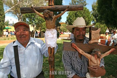 Men with their crosses in Cadereyta
