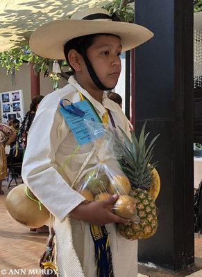 A boy from Santa Fe de Laguna