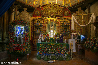 The main altar in the capilla