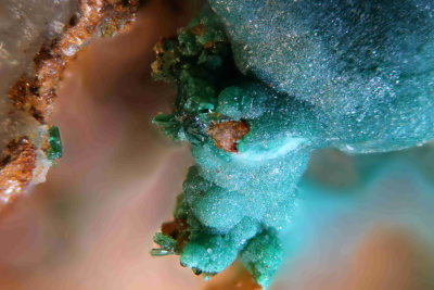 Small green Beudantite clystals and malachite?