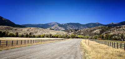 Yellowstone - Hwy 89 Drive to Gardiner.