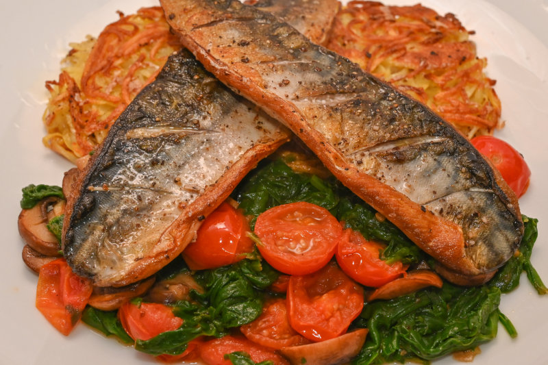 Mackerel on Rsti with Tomatoes, Mushrooms and Spinach
