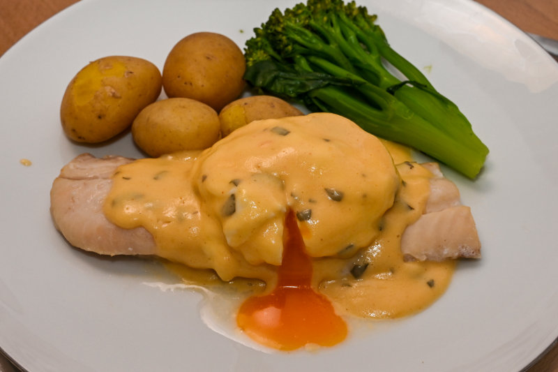 Smoked Haddock with Poached Egg and Tarragon Bearnaise Sauce
