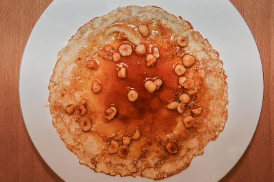 Pancakes with Hazelnuts and Maple Syrup