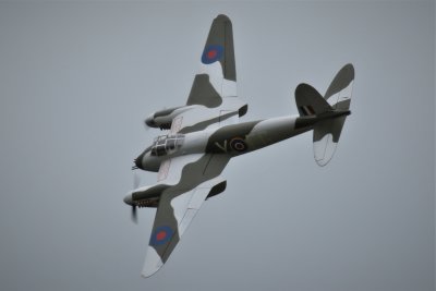 Frazer Briggs flying the Mike Briggs built DH Mosquito, 0T8A5406 (2).JPG