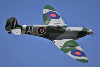 Grant flying Stan Hodson's 3 cyl Kolm 200  powered Spitfire Mk IX, 0T8A6812.JPG