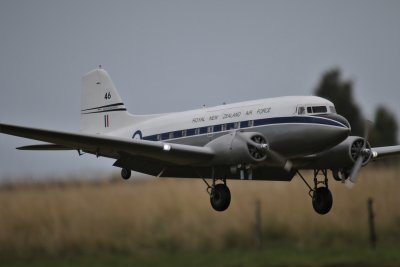 John Sutherland flying the John Clarke built NZAF DC3, 0T8A5182 (2).JPG